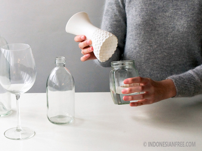 cara membuat vas bunga dari botol bekas