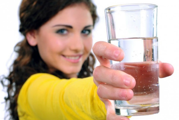 cara diet sehat minum air putih